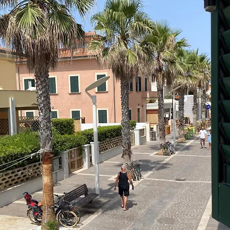 Bed & Parking Cecina Rooms Marina di Cecina Exterior foto