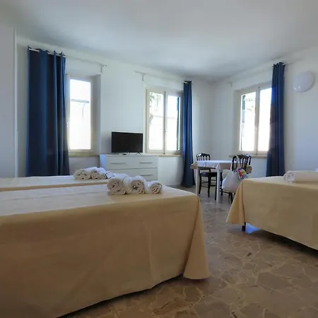 Bed & Parking Cecina Rooms Marina di Cecina Exterior foto
