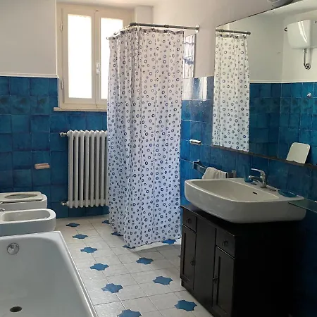 Bed & Parking Cecina Rooms Marina di Cecina Exterior foto