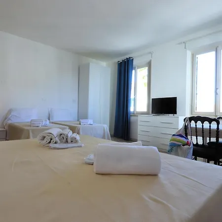Bed & Parking Cecina Rooms Marina di Cecina Exterior foto