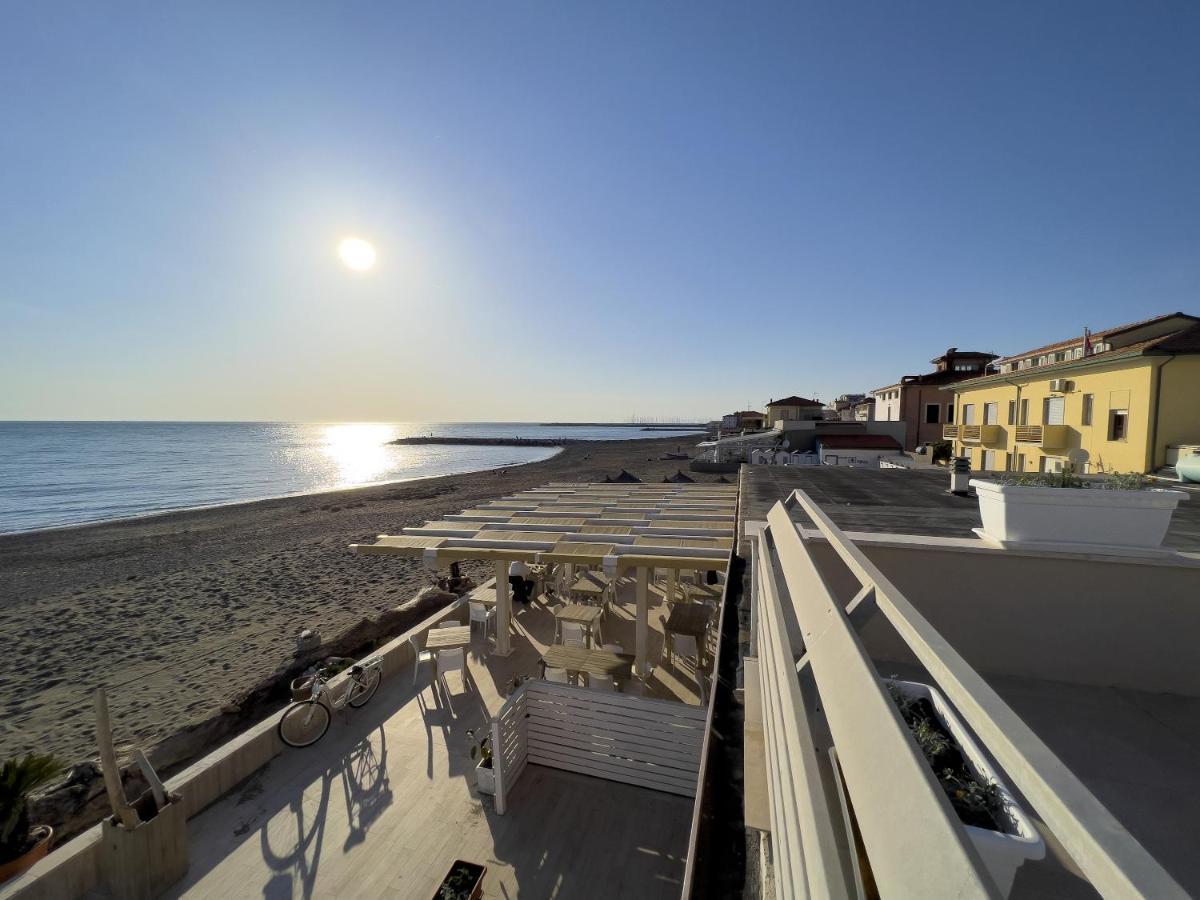 Bed & Parking Cecina Guest house