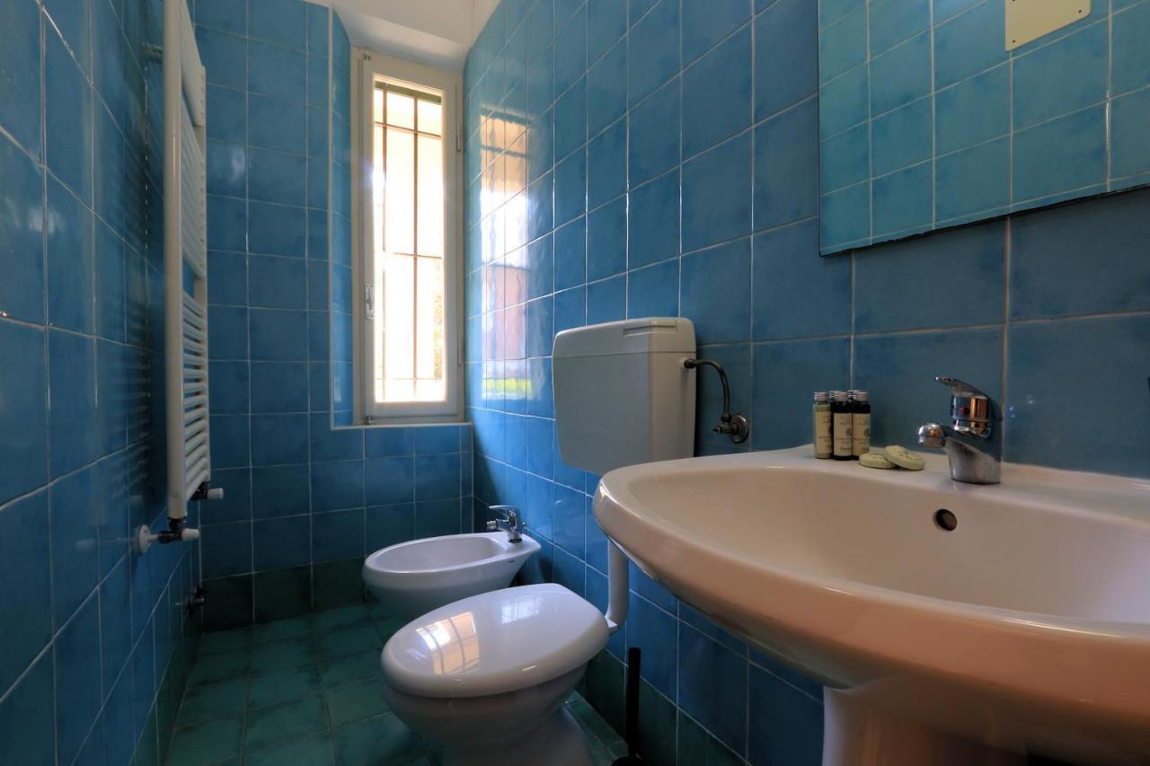 Bed & Parking Cecina Guest house *