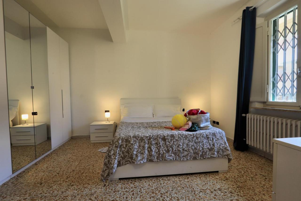 Bed & Parking Cecina *