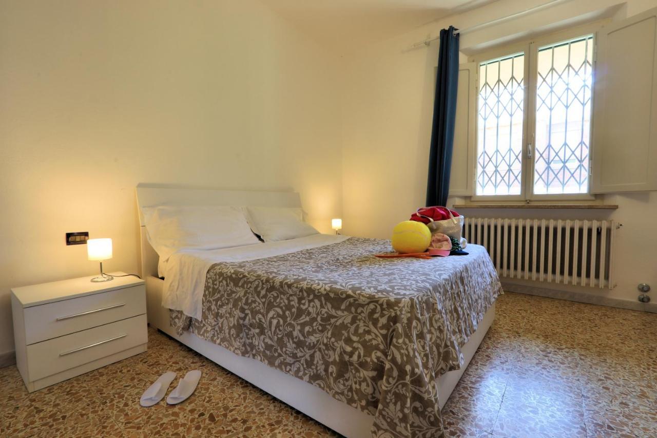 Bed & Parking Cecina