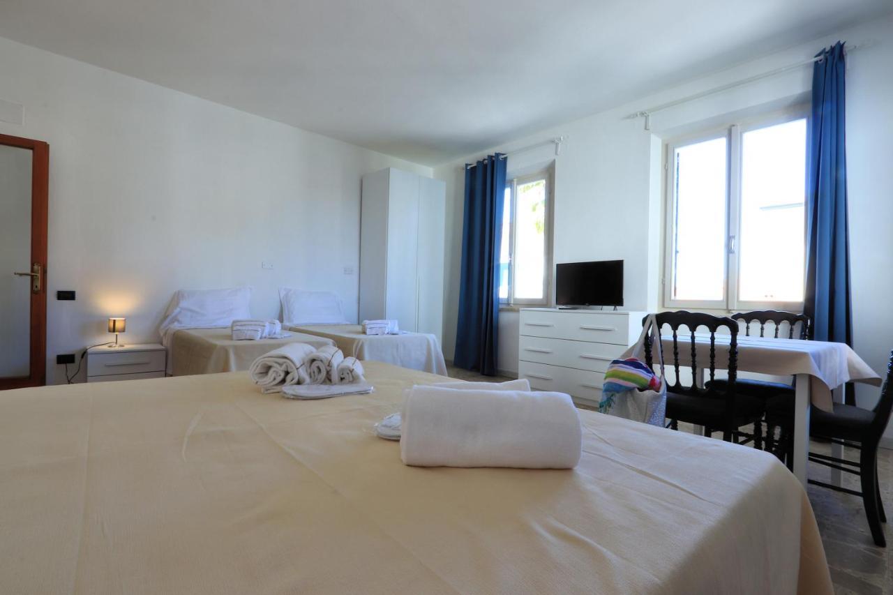 Bed & Parking Cecina Guest house